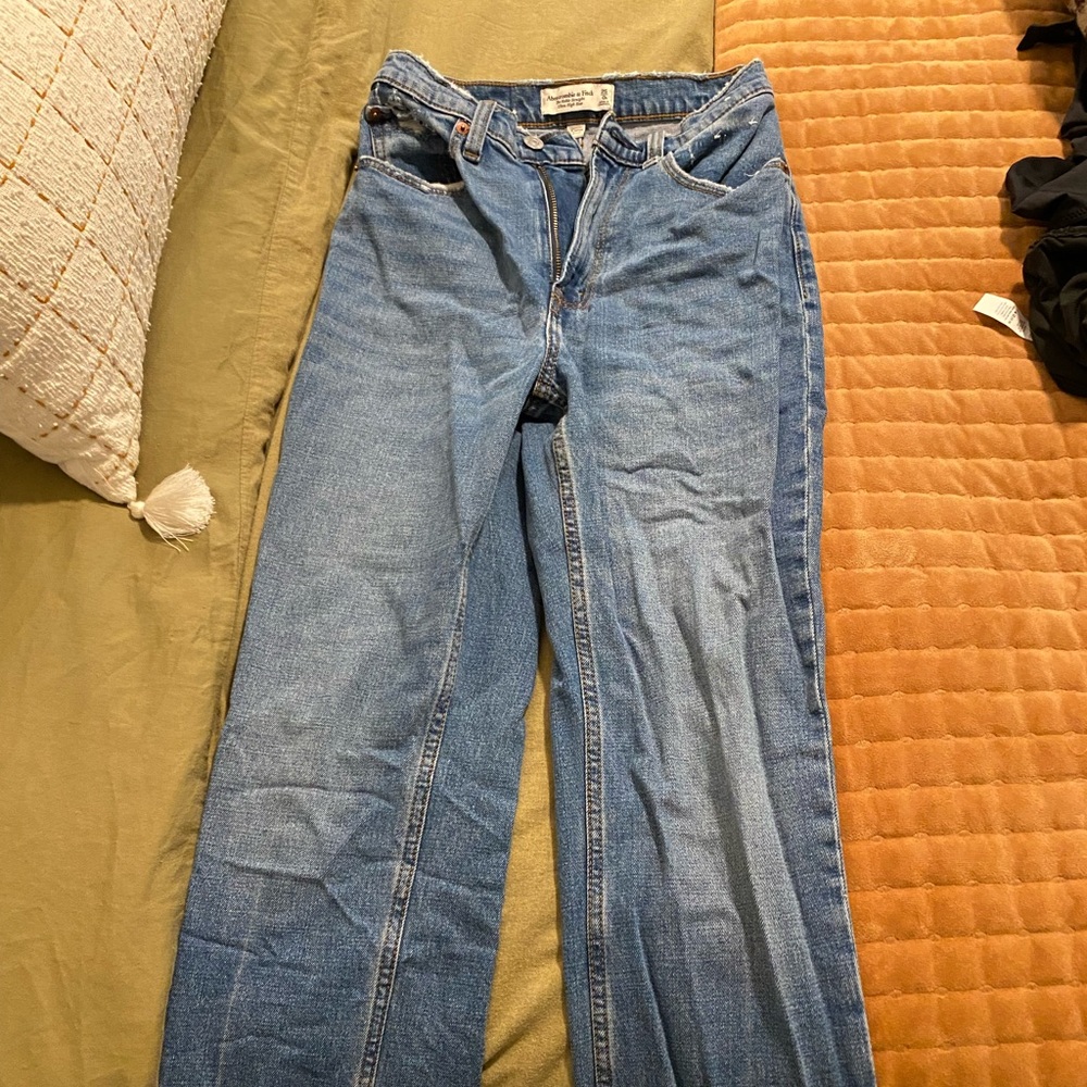 Abercrombie Curve Love Ankle Straight Ultra High Rise 25
